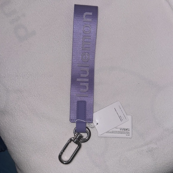 Lululemon Never Lost Keychain *NWT Dark Lavender/White Opal - Picture 3 of 4